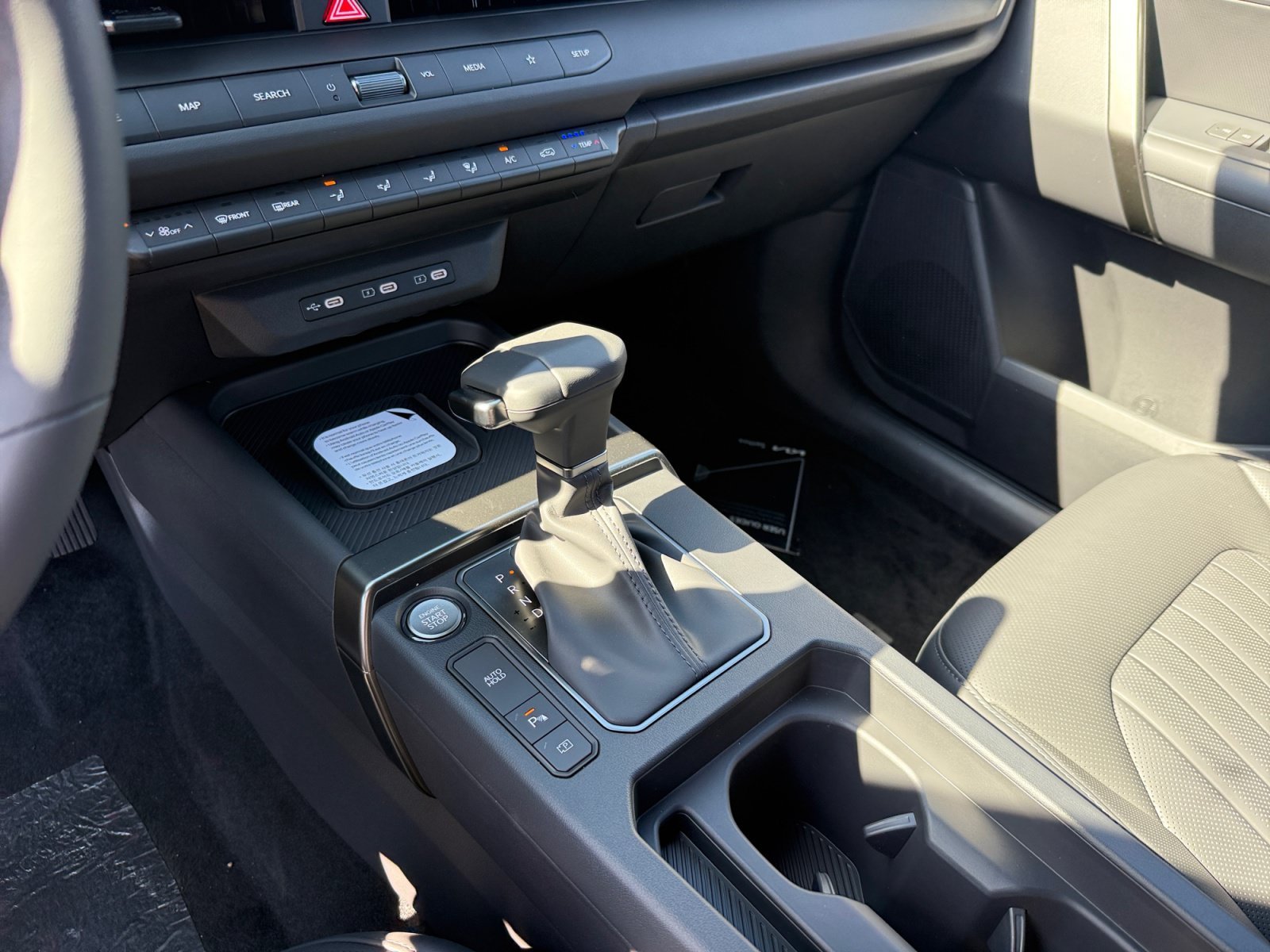 New 2027 Terrain Brown / Black Roof Kia X-Line S image 13