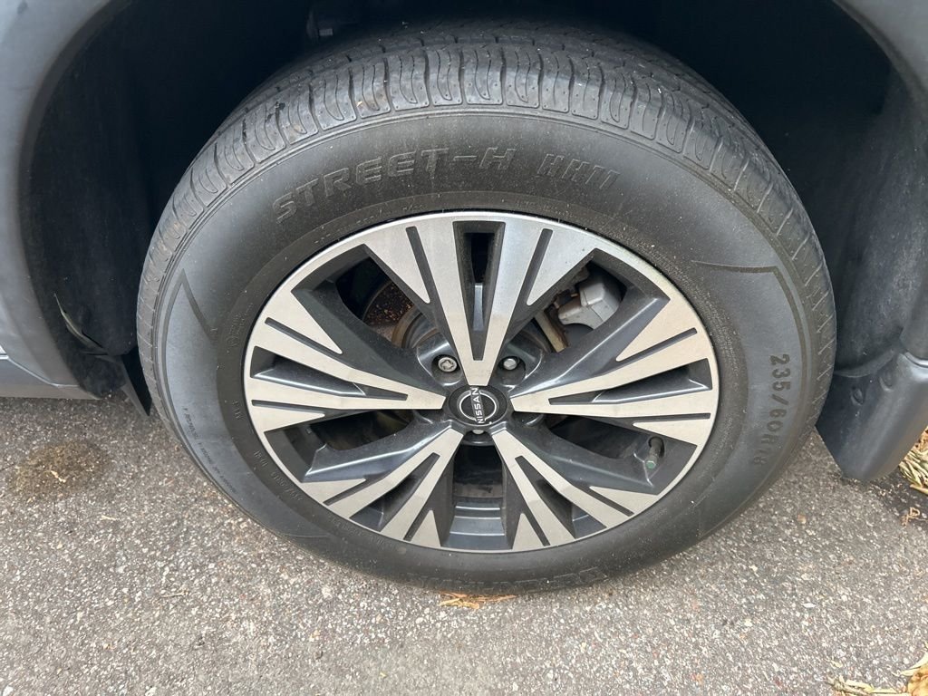 Used 2022 Silver Nissan SV image 5