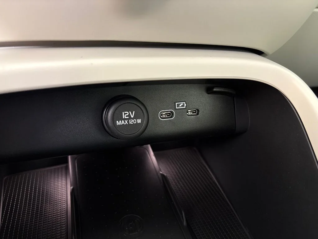 New 2026 Crystal White Volvo Plus image 29