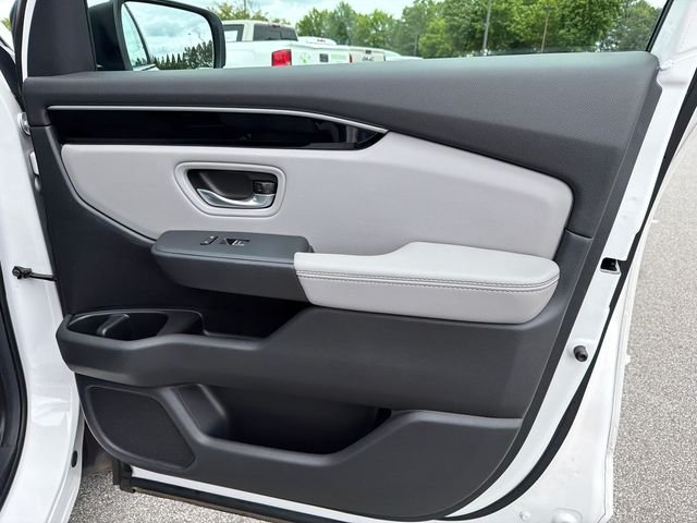 Used 2025 White Honda EX-L image 14