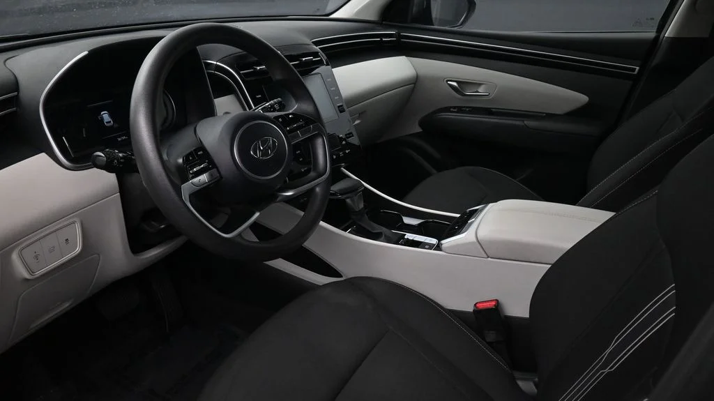 Used 2024 Gray Hyundai SEL image 7