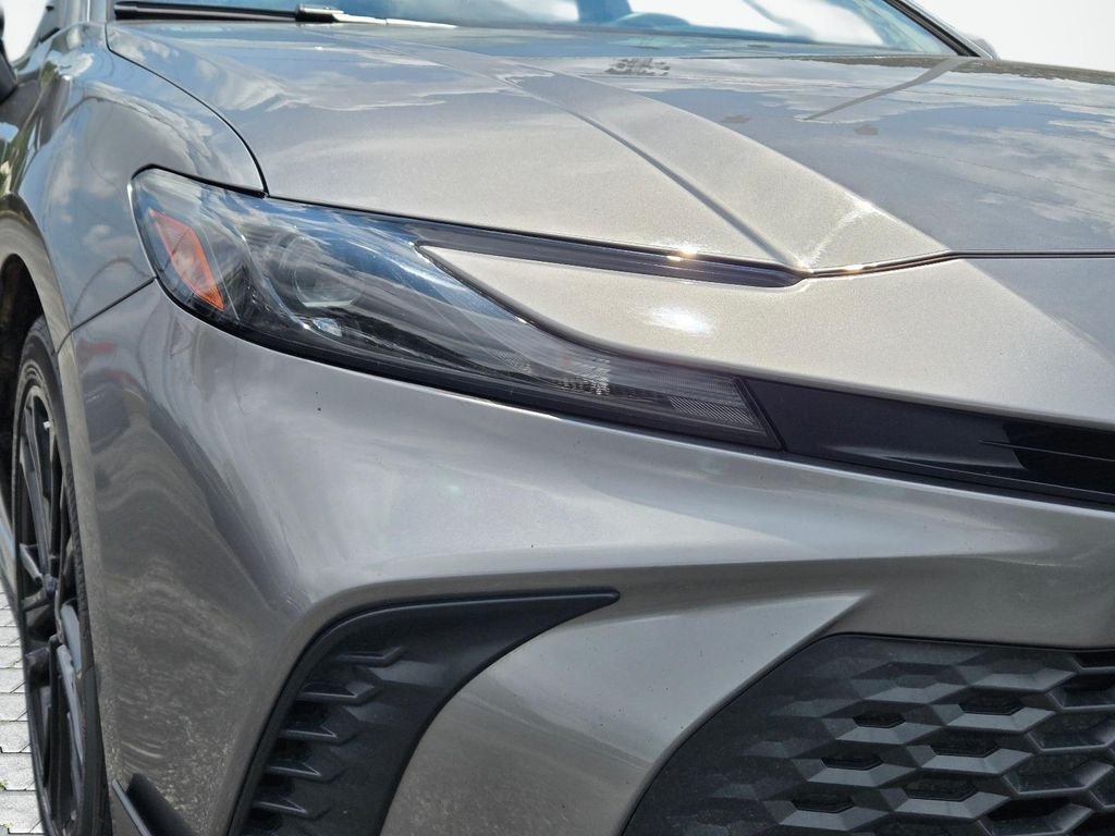 Used 2025  Toyota SE image 2