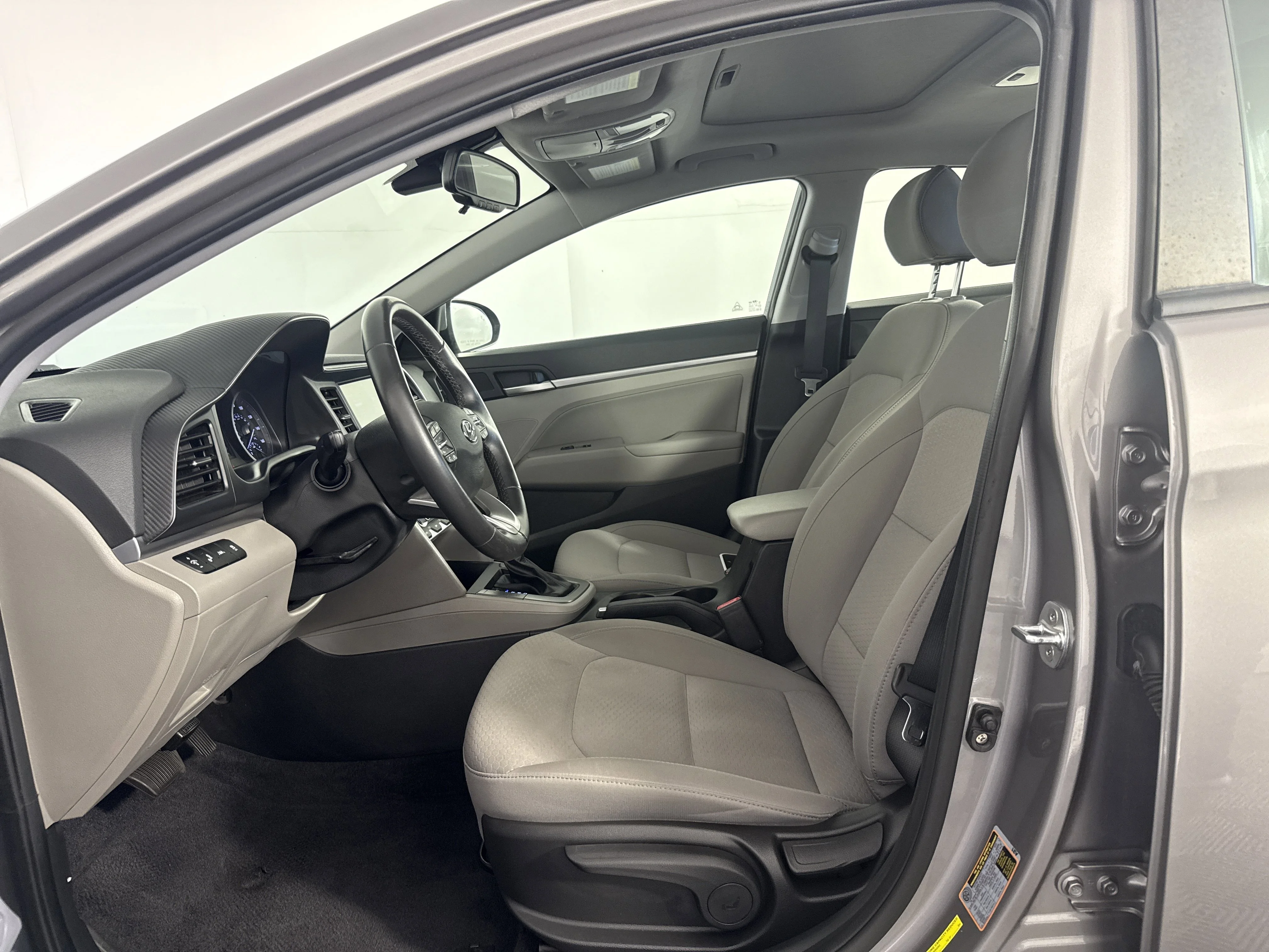 Used 2020 Fluid Metal Hyundai Value Edition image 15