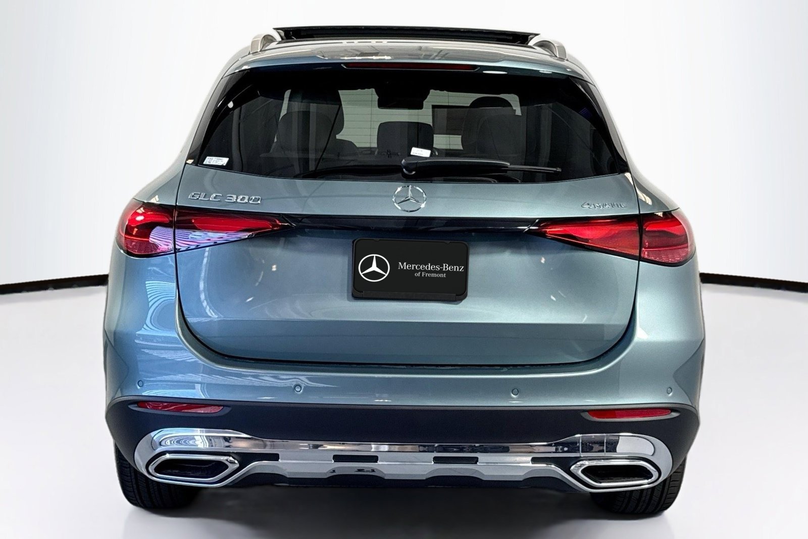 New 2026 Verde Silver Metallic Mercedes-Benz GLC 300 image 6