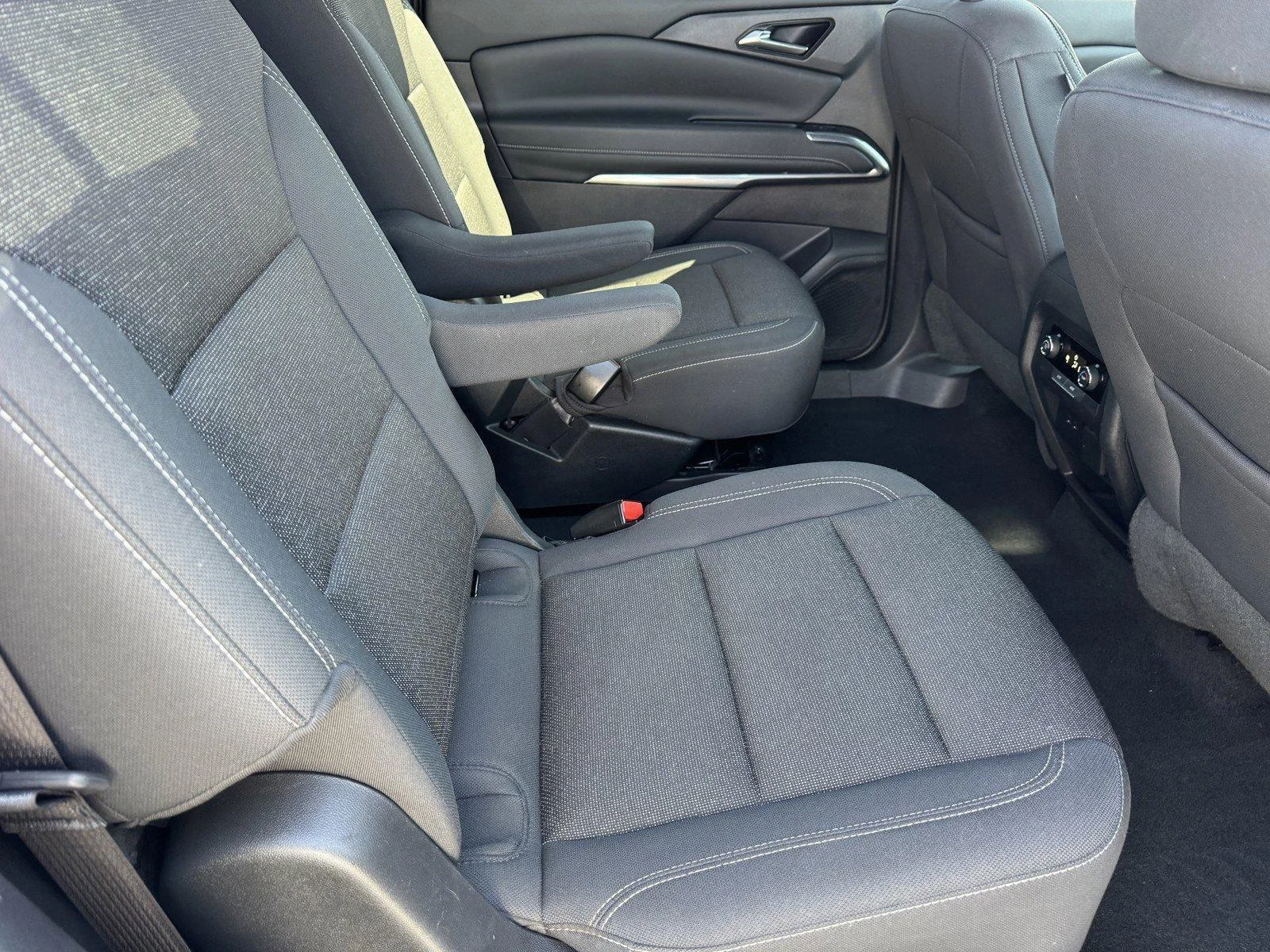 Used 2024 Summit White Chevrolet LT image 11