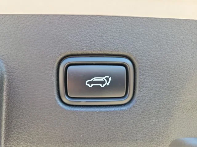 Used 2024 White Kia X-Pro image 11