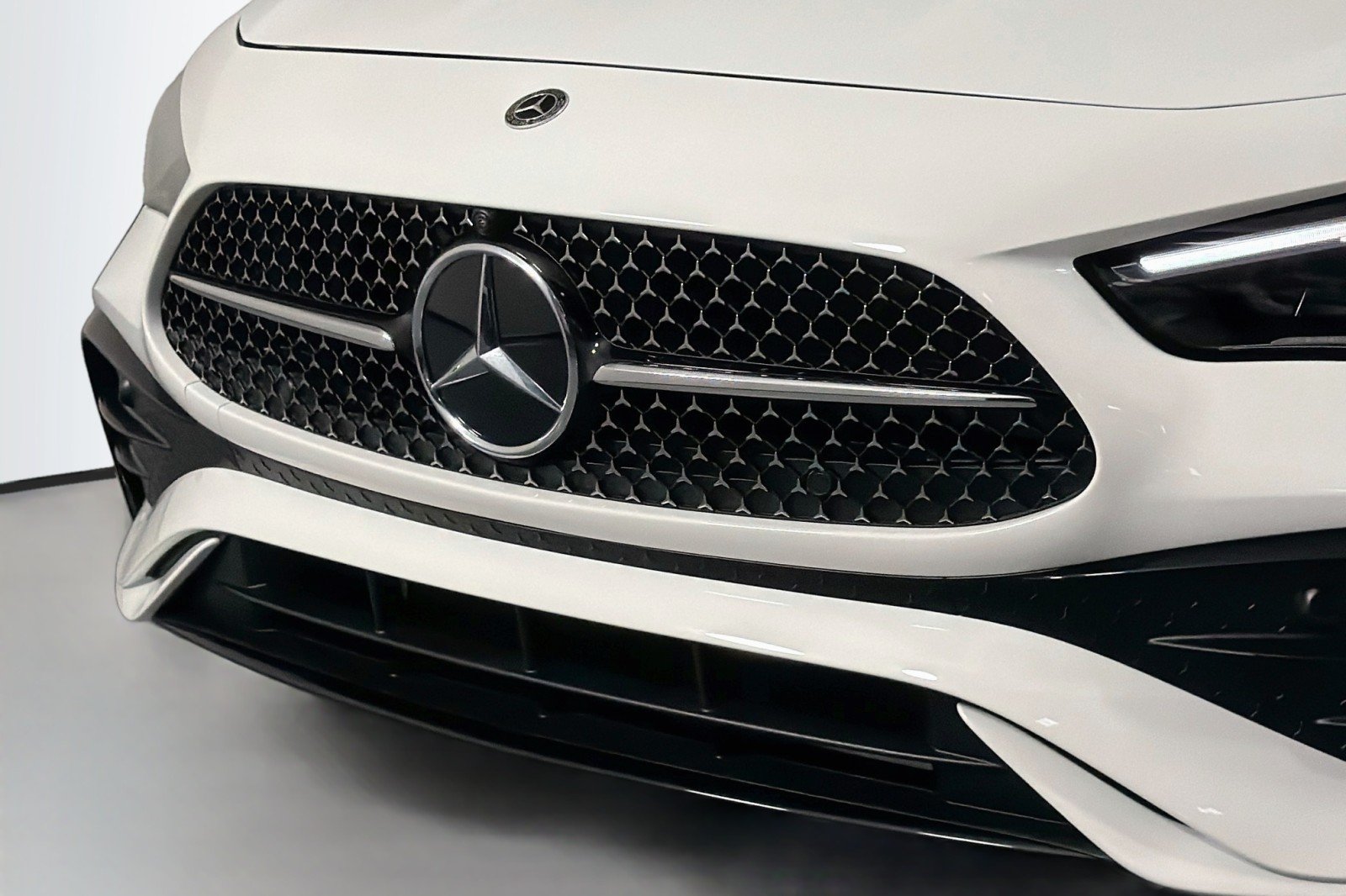 New 2027 Polar White Mercedes-Benz CLE 450 4MATIC® Cabriolet image 13