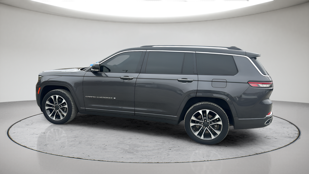 Used 2021 Gray Jeep Overland image 9