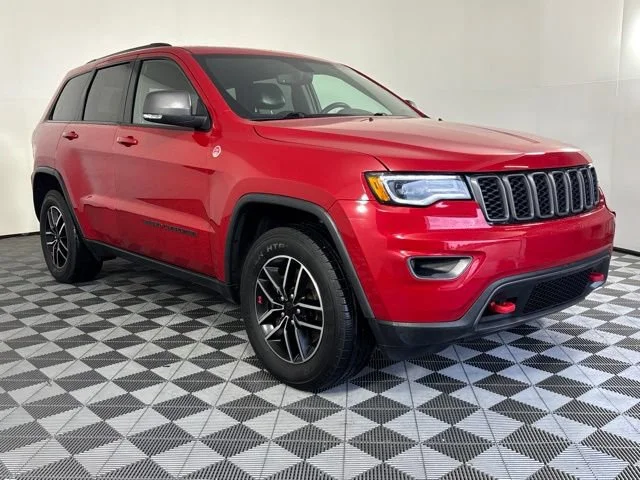Used 2021 Red Jeep Trailhawk image 4