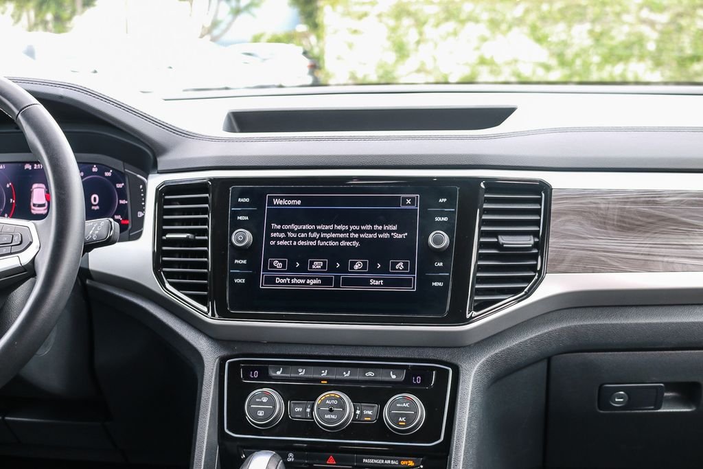 Used 2022 Gray Volkswagen 3.6L V6 SE w/Technology image 13