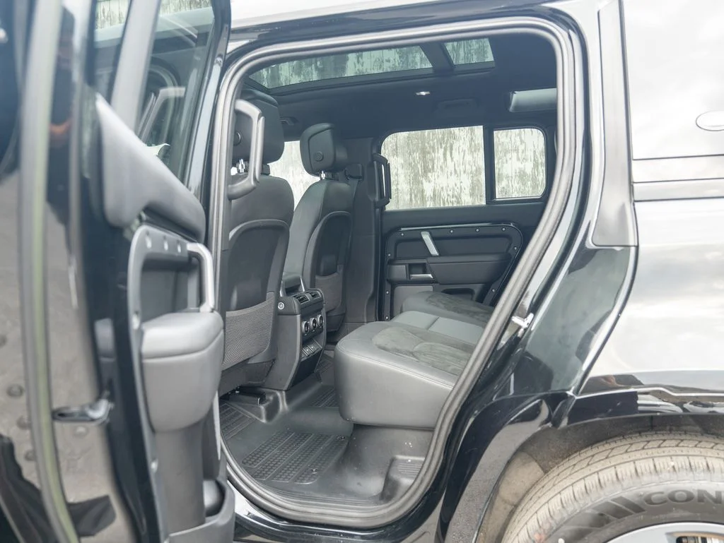 Certified Used 2023 Black Land Rover V8 image 34
