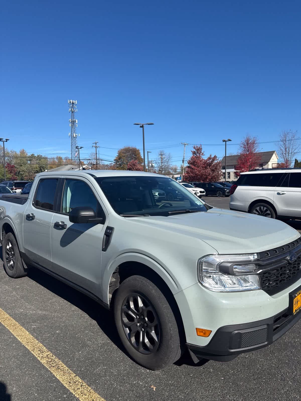 Used 2023 Cactus Gray Ford XLT image 4