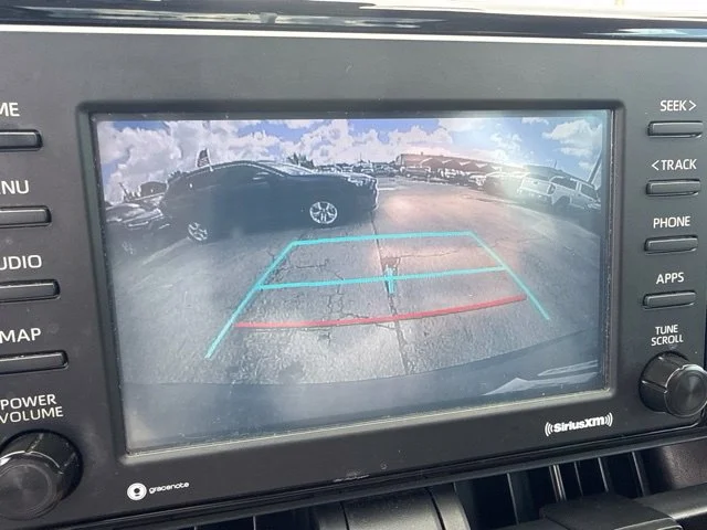 Used 2020 Silver Toyota XLE image 5