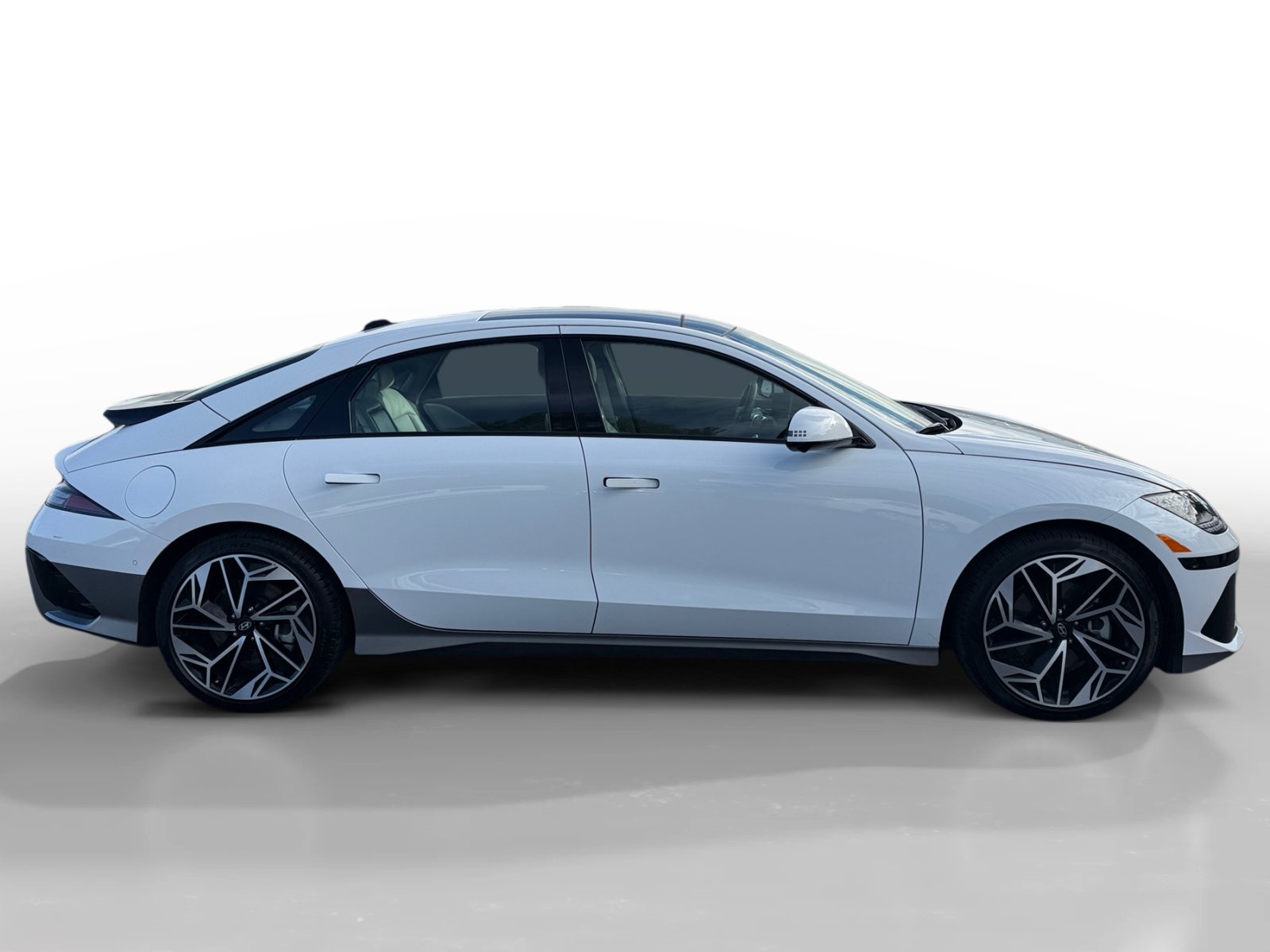 Used 2024 White Hyundai Limited image 6