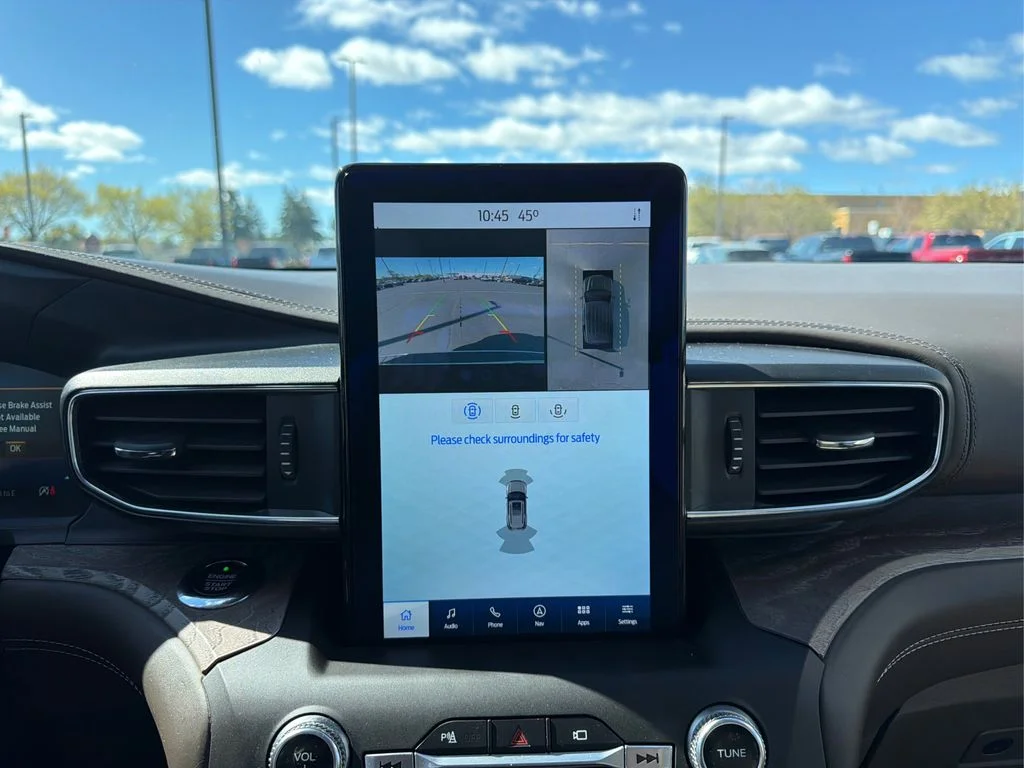 Used 2020 White Metallic Ford Platinum image 27
