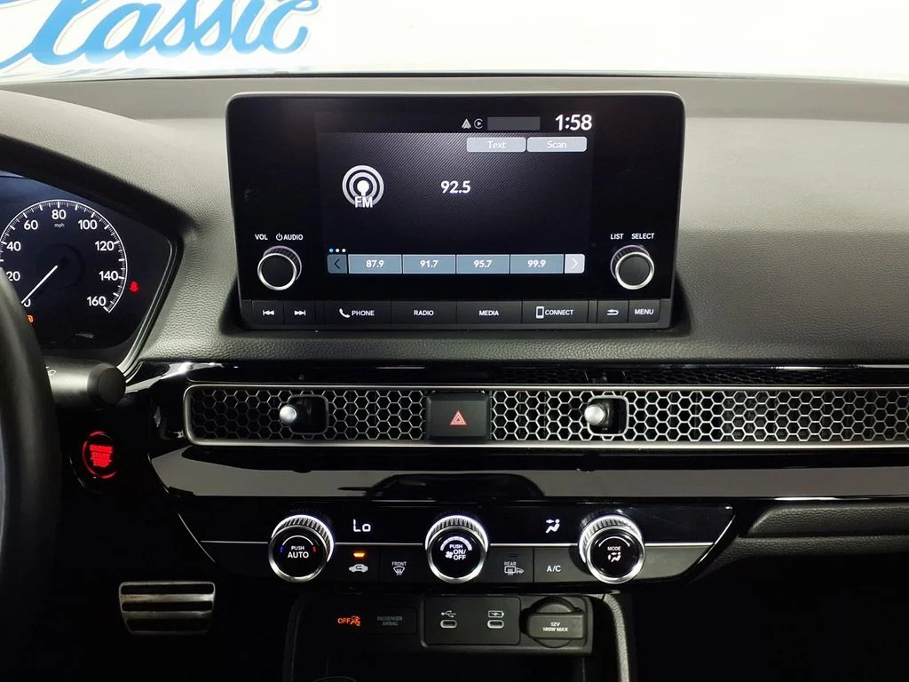 Used 2025  Honda Sport image 22