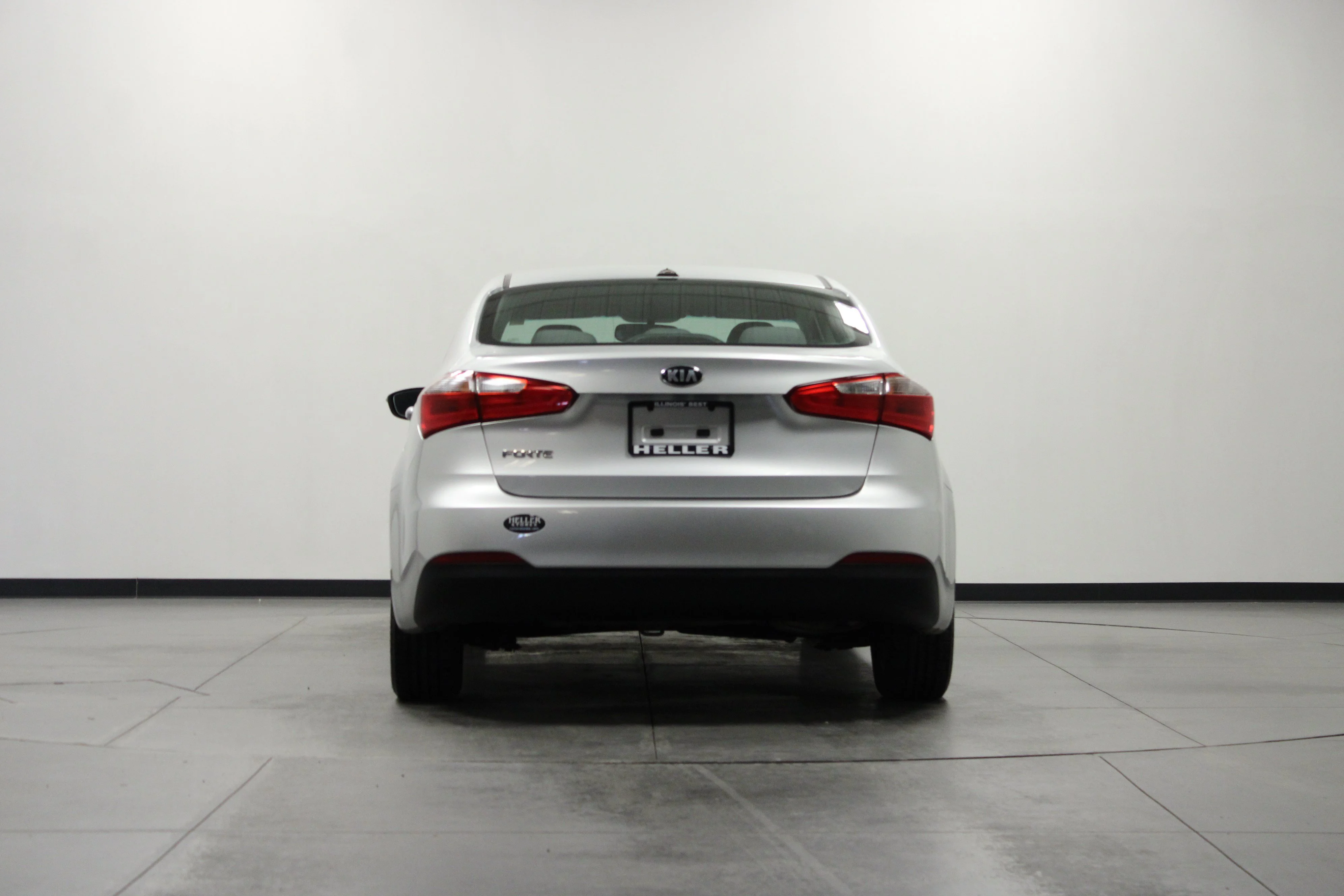 Used 2014 Bright Silver Kia LX image 5