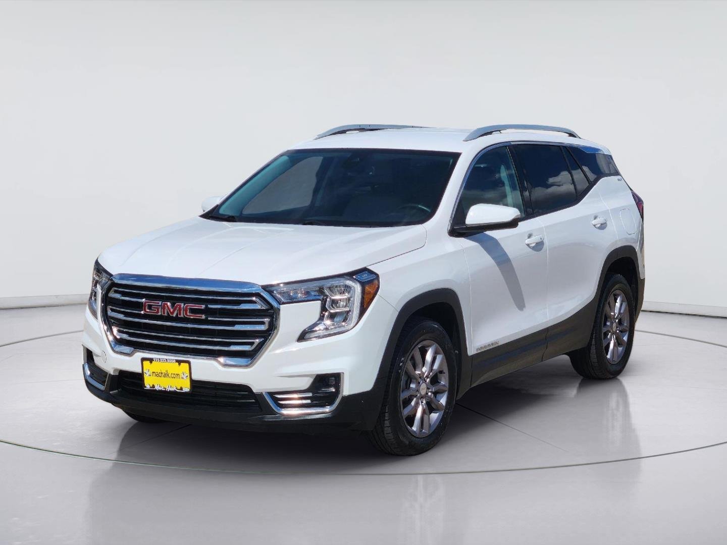 Used 2024 Summit White GMC SLT image 3