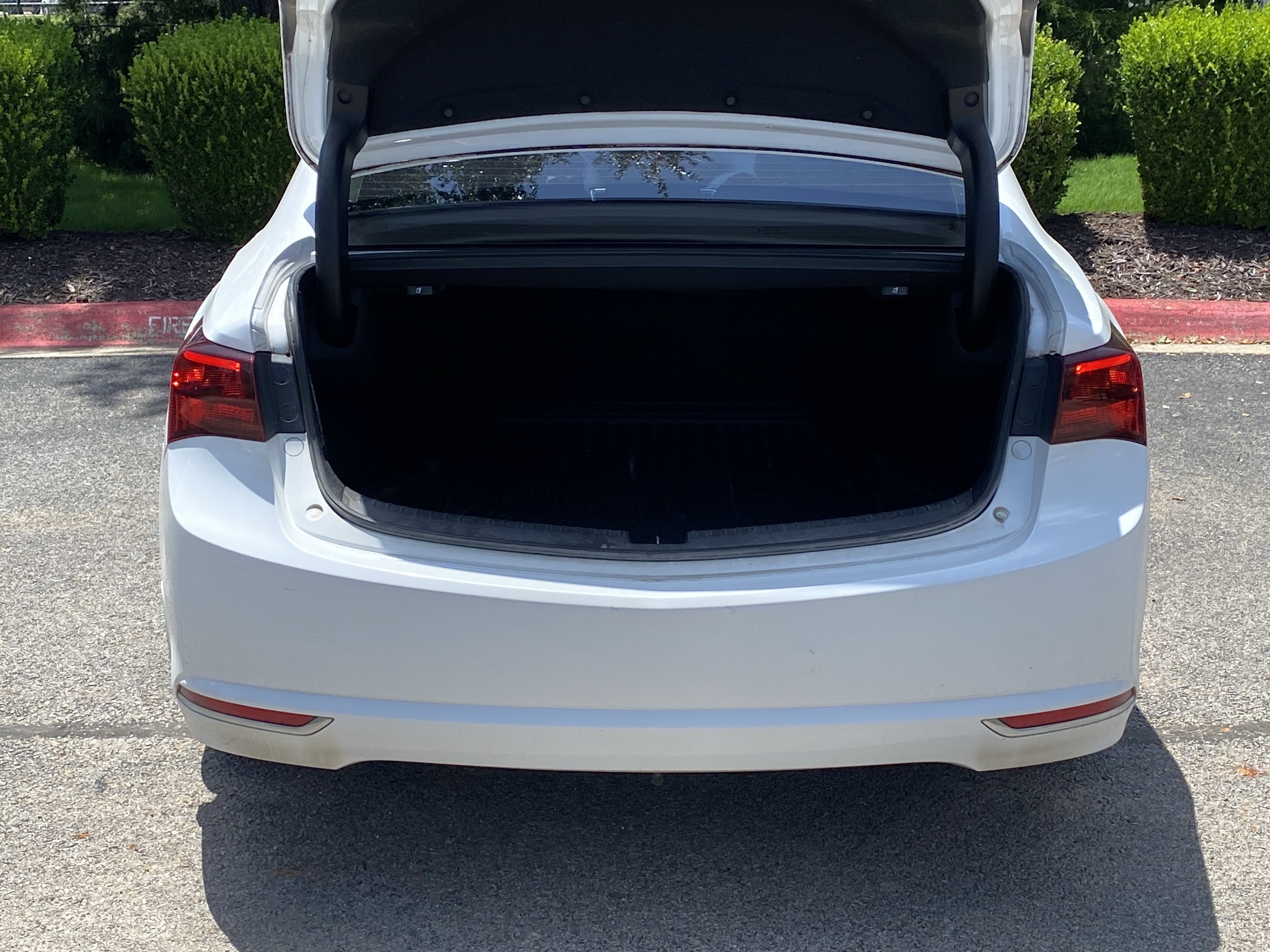 Used 2015 White Acura Base image 5
