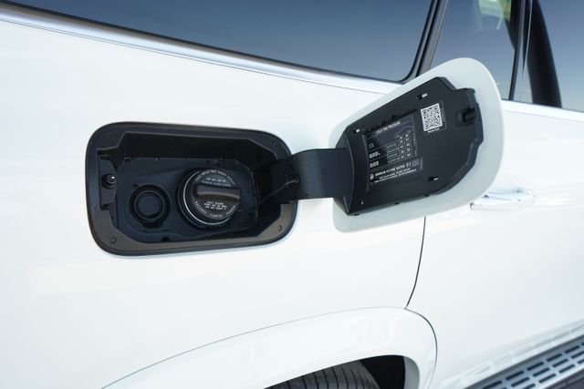New 2026 Polar White Mercedes-Benz GLS 450 image 14