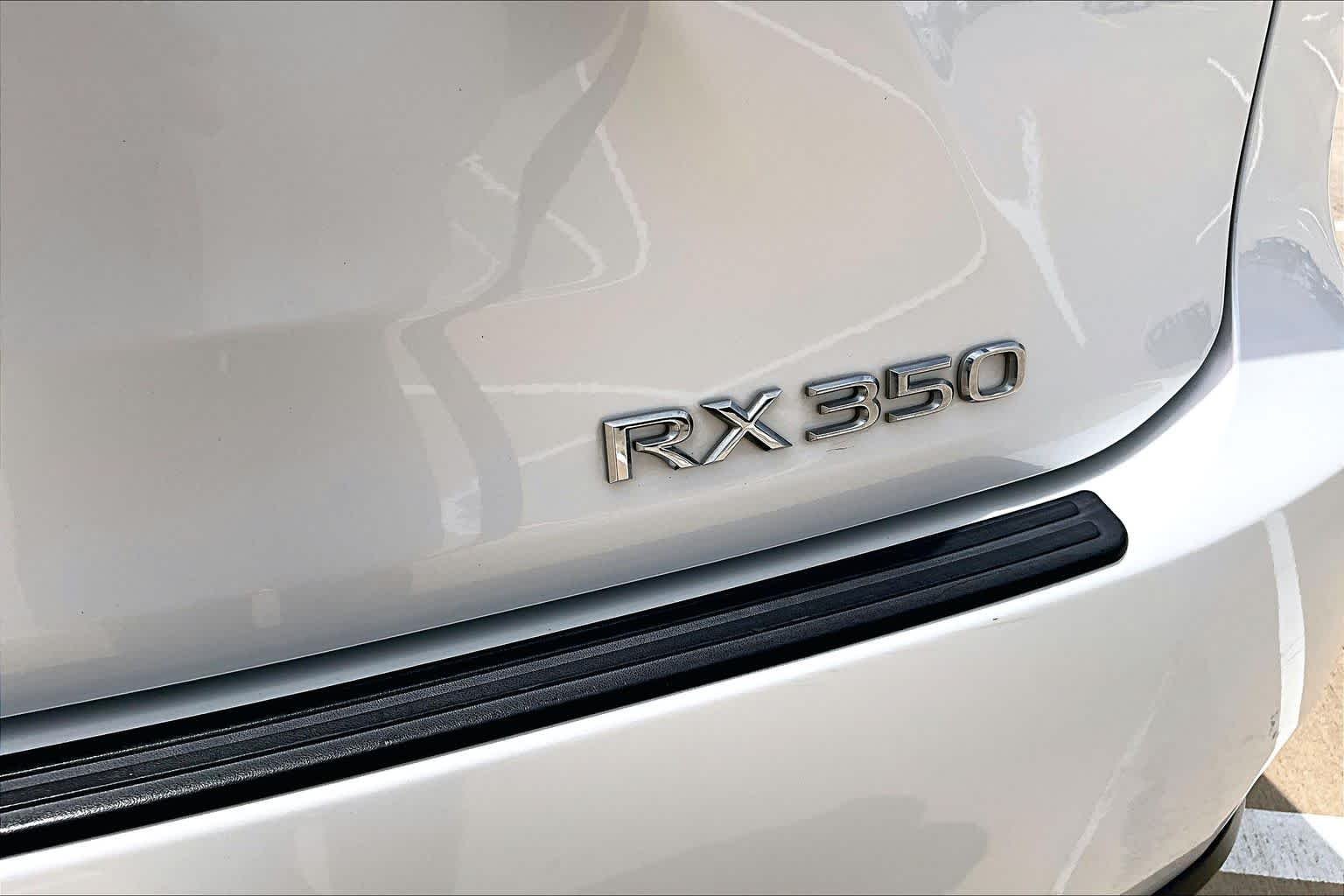 Used 2020 Eminent White Pearl Lexus  image 10