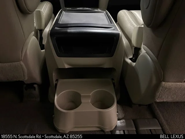 Used 2017  Toyota XLE image 25