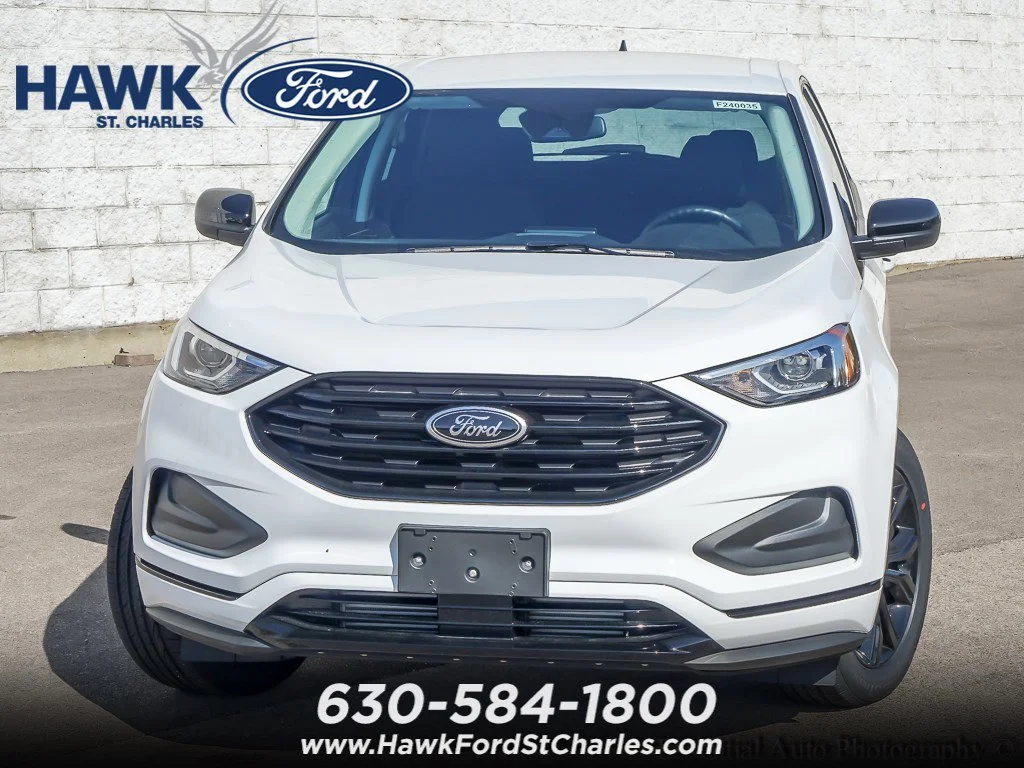 New 2024 Oxford White Ford SE image 3
