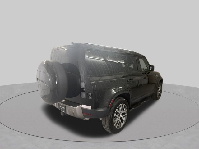 New 2026 Santorini Black Land Rover S image 4
