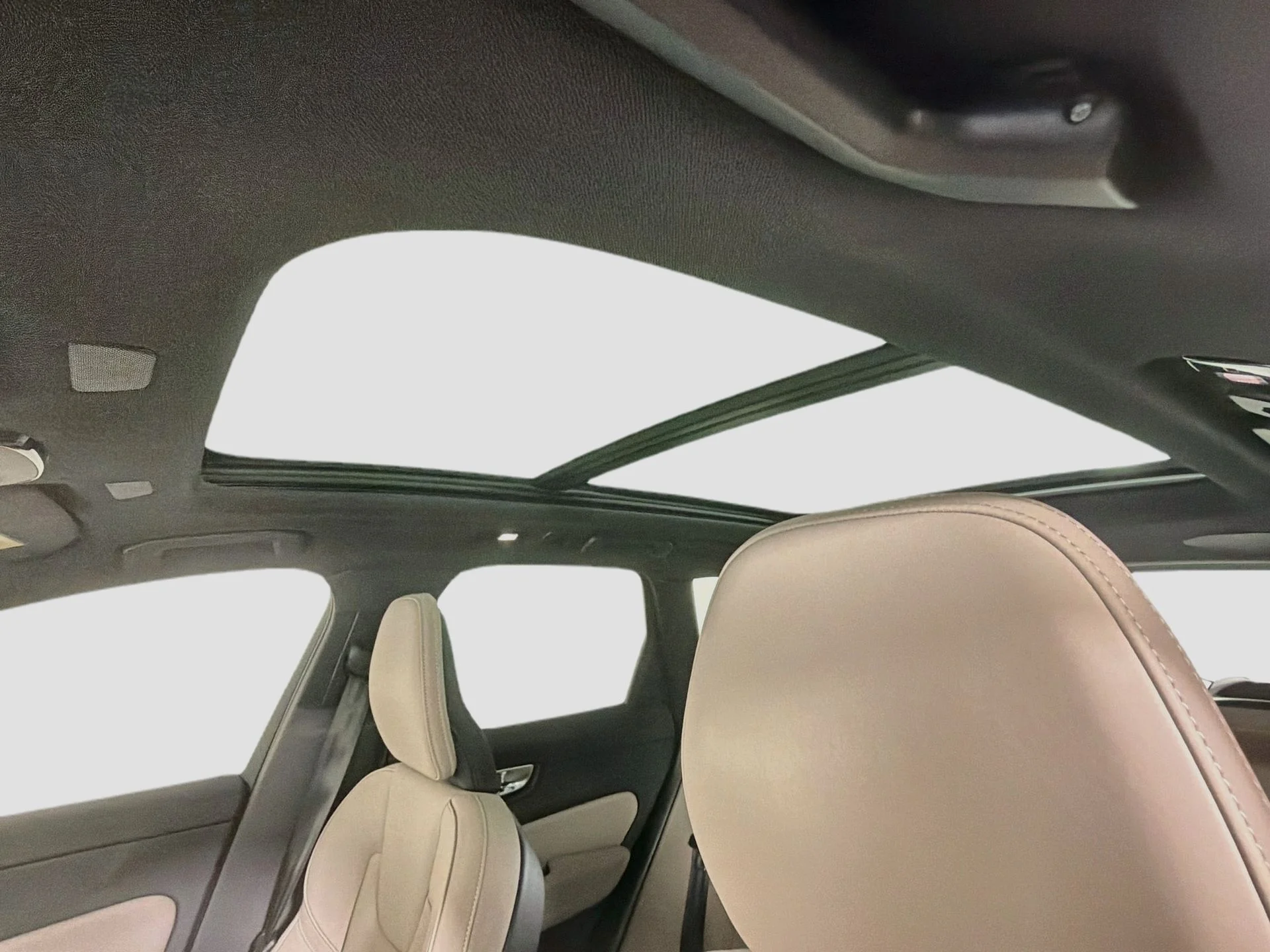 New 2027 Forest Lake Volvo Plus image 22