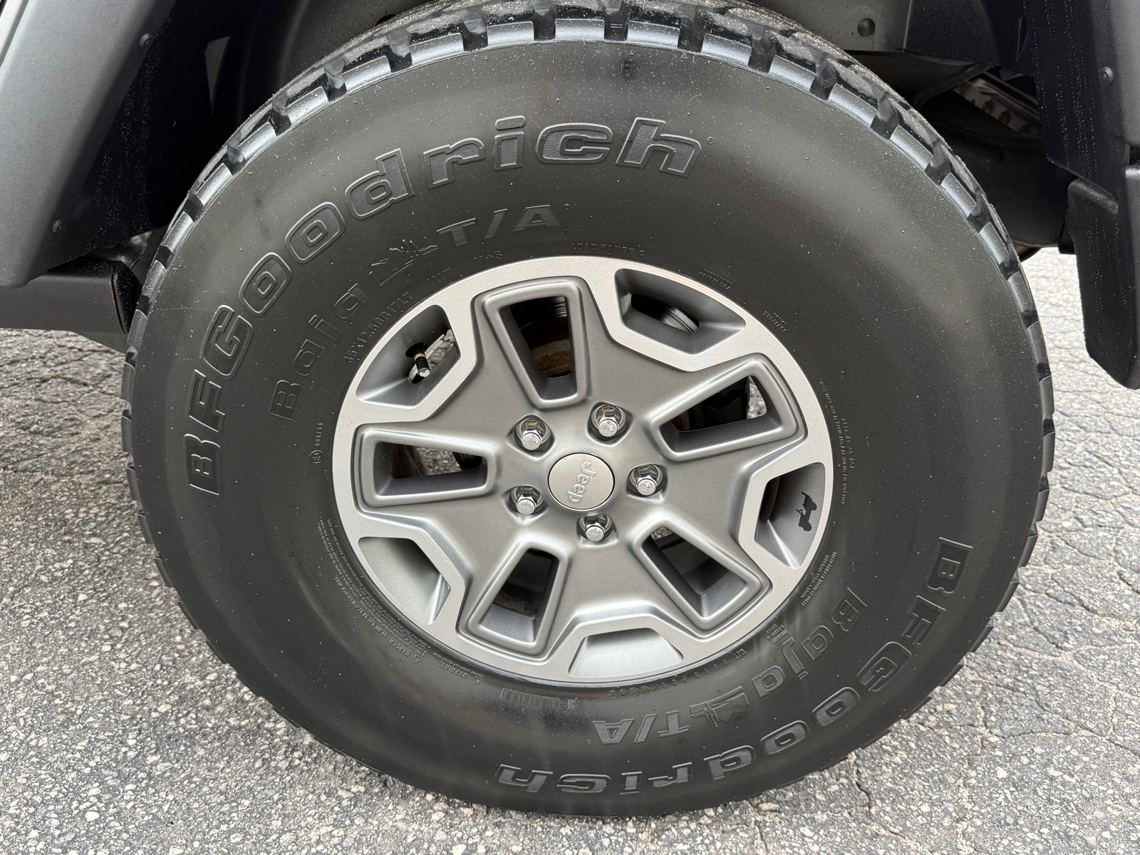 Used 2014 Billet Silver Metallic Clear Coat Jeep Rubicon image 13