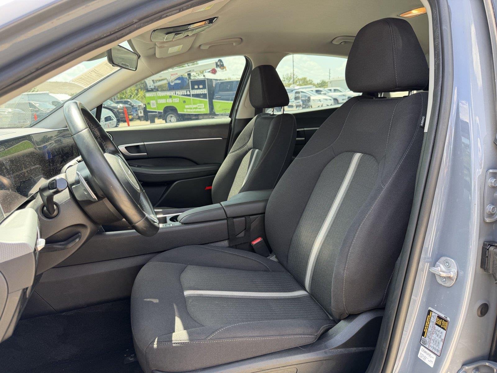 Used 2025 Transmission Blue Hyundai SEL image 15