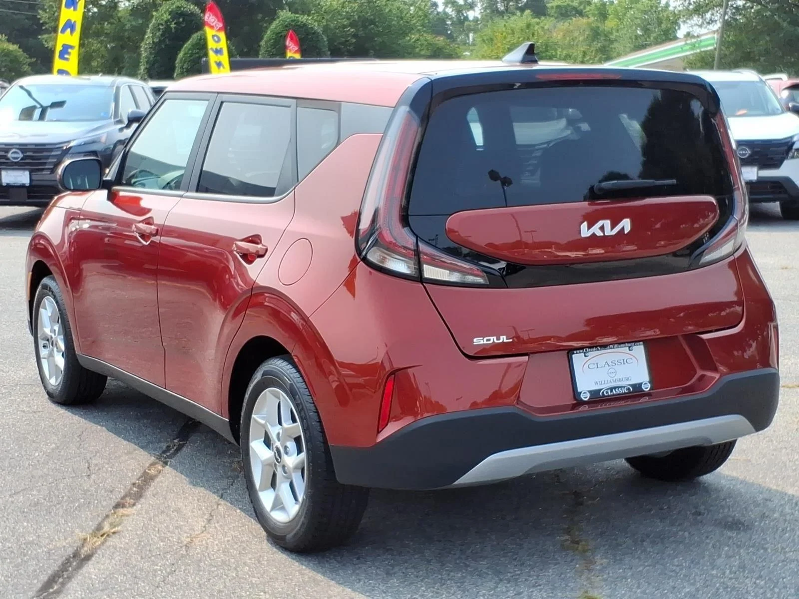 Used 2024 Mars Orange Kia LX image 9