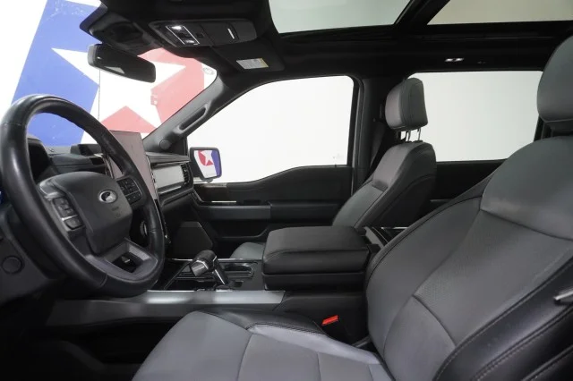 Used 2023  Ford Pro image 17