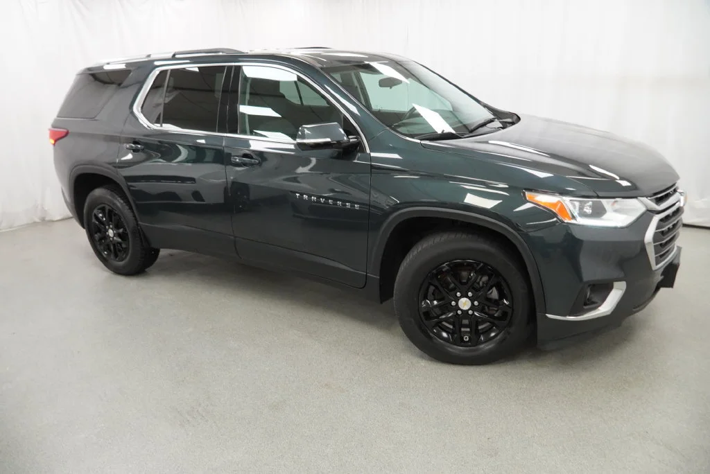 Certified Used 2018 GRAPHITE METALLIC Chevrolet LT Cloth image 5