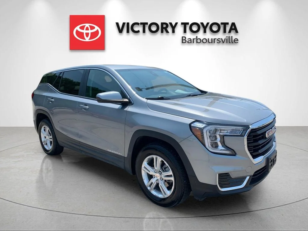 Used 2024 Silver GMC SLE image 5