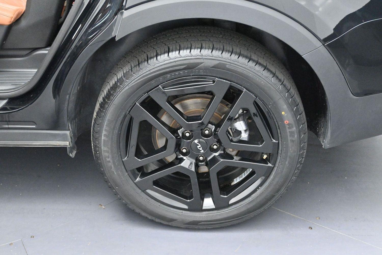 Used 2023 Ebony Black Kia EX X-Line image 31