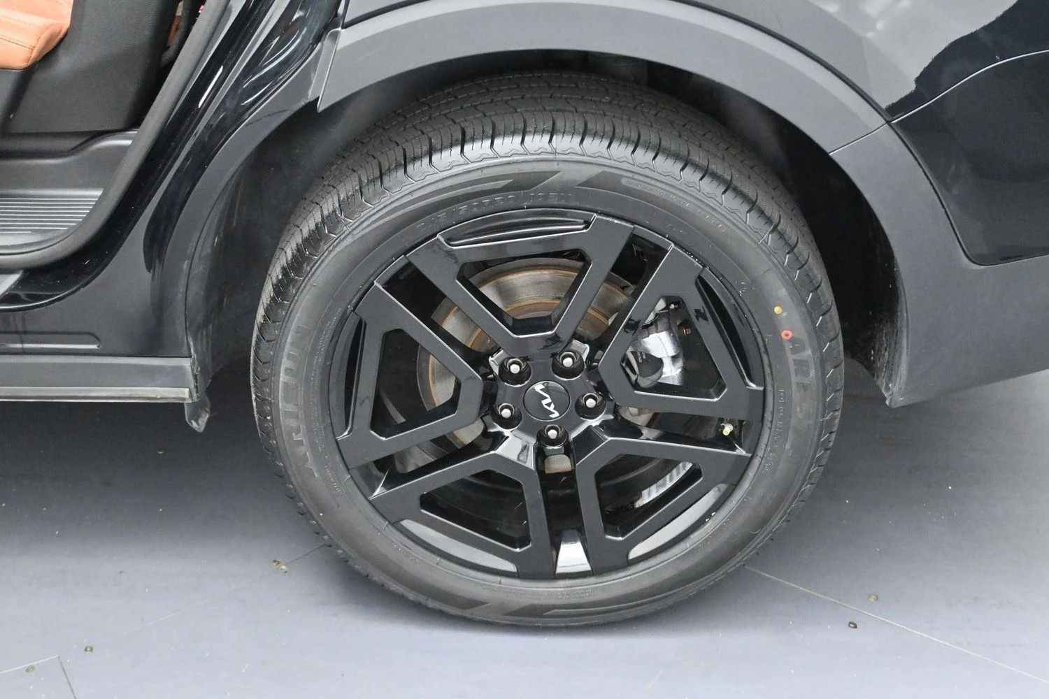 Used 2023 Ebony Black Kia EX X-Line image 31