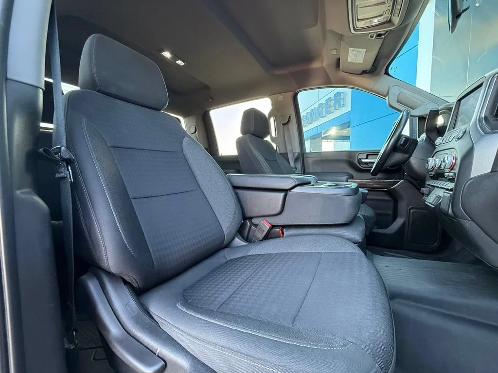Used 2022 SUMMIT WHITE GMC SLE image 14
