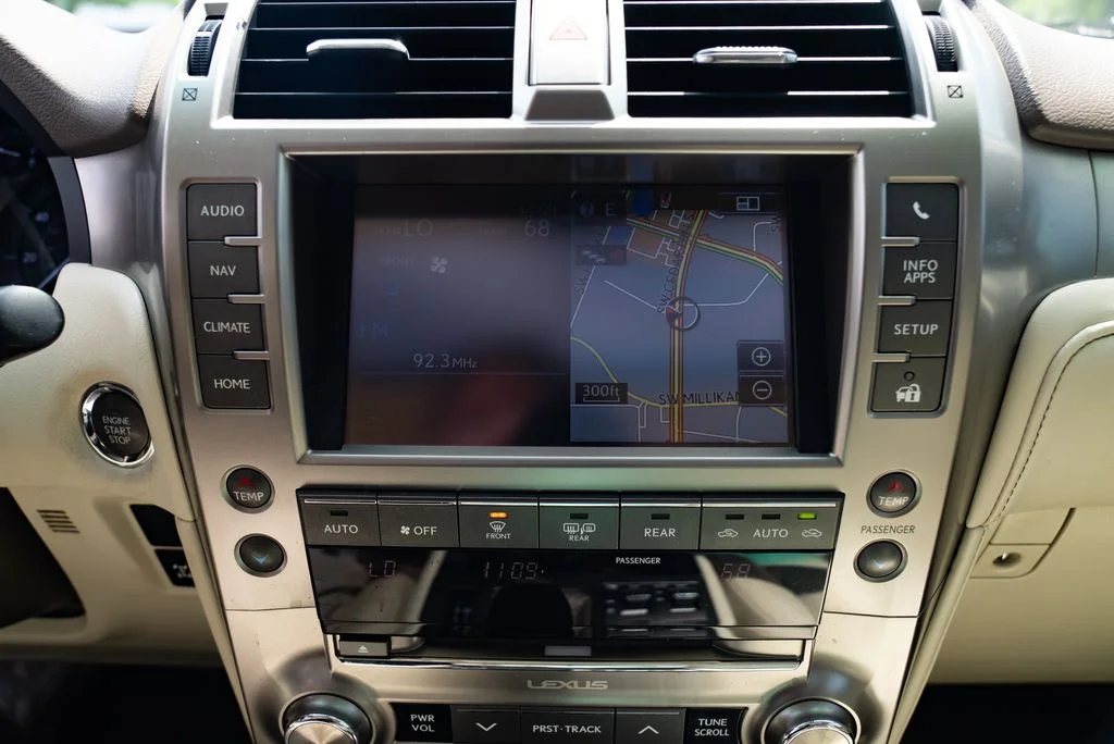 Used 2016 Red Lexus 460 Luxury image 16