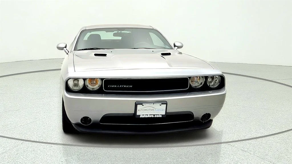 Used 2013 Billet Silver Metallic Dodge 2dr Coupe SXT w/ Super Sport Group image 2