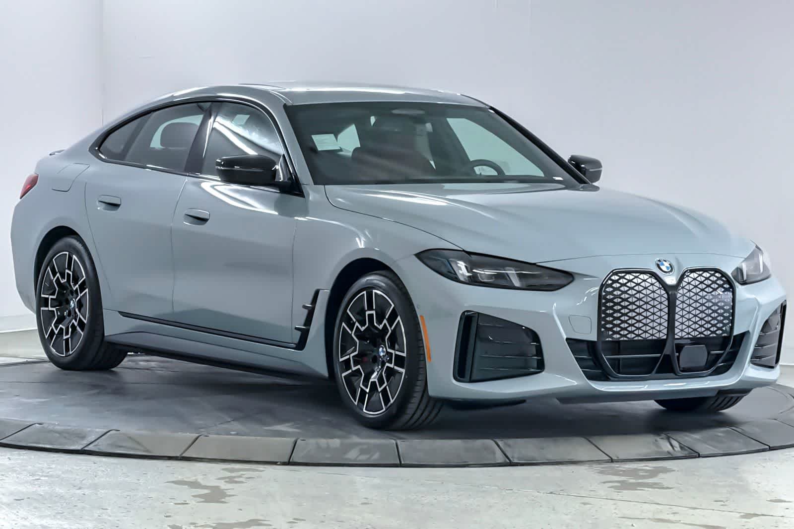 New 2026 Brooklyn Grey Metallic BMW xDrive40 image 9