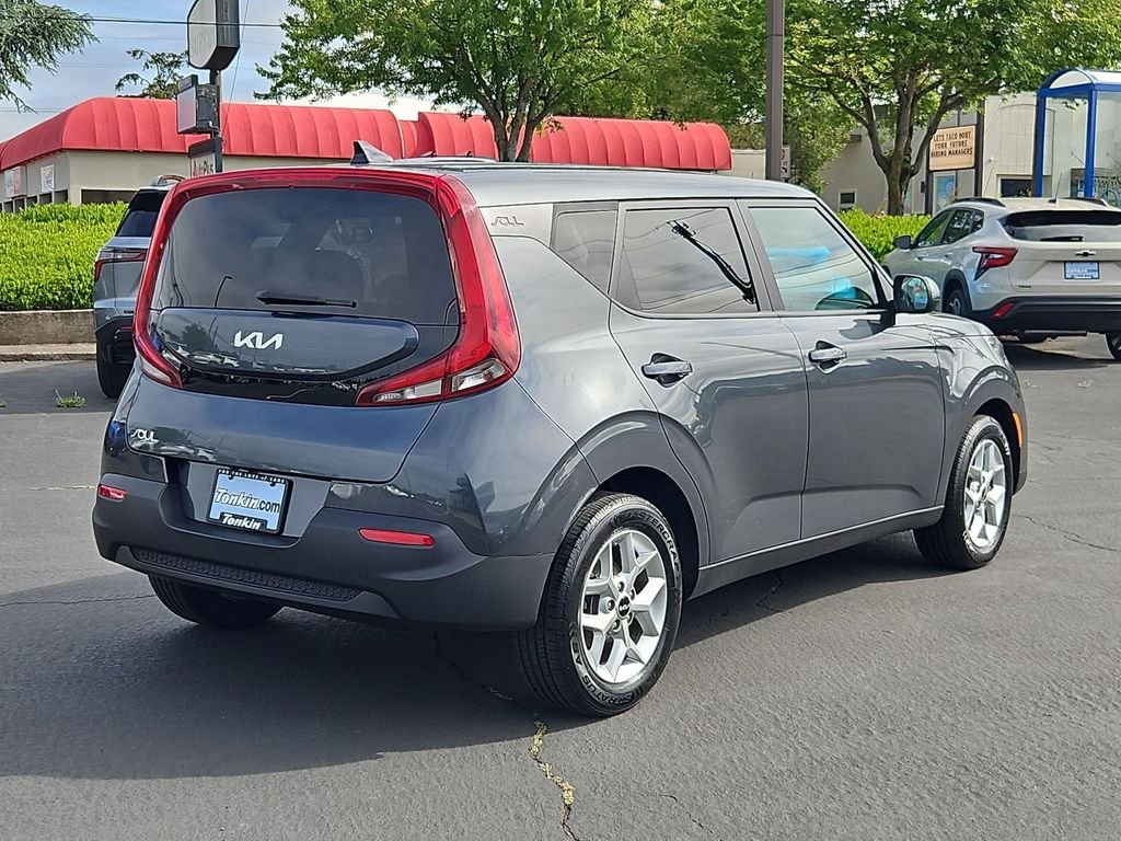 Used 2022 Gravity Gray Kia LX image 5