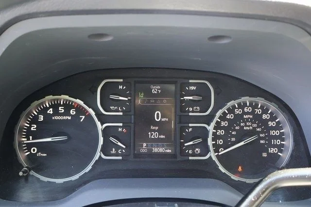 Used 2019 Gray Toyota SR5 image 13