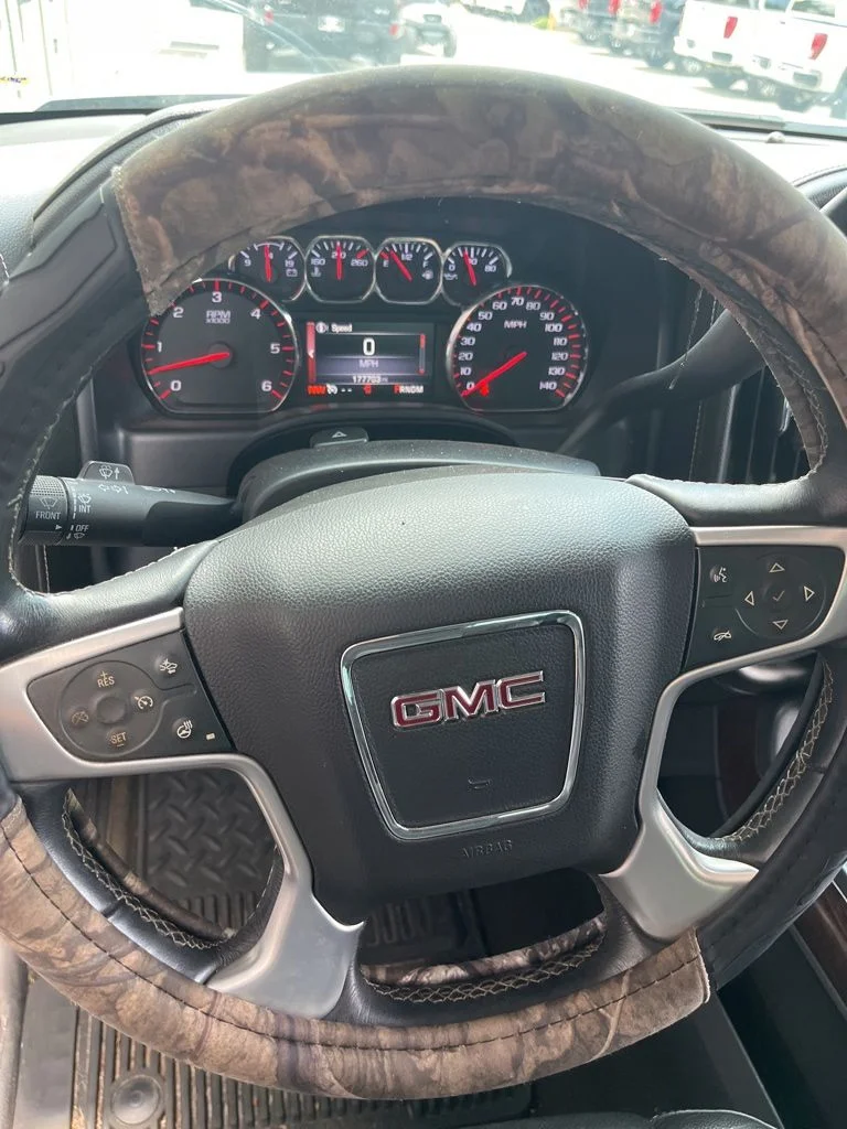Used 2015 Silver GMC SLT image 18