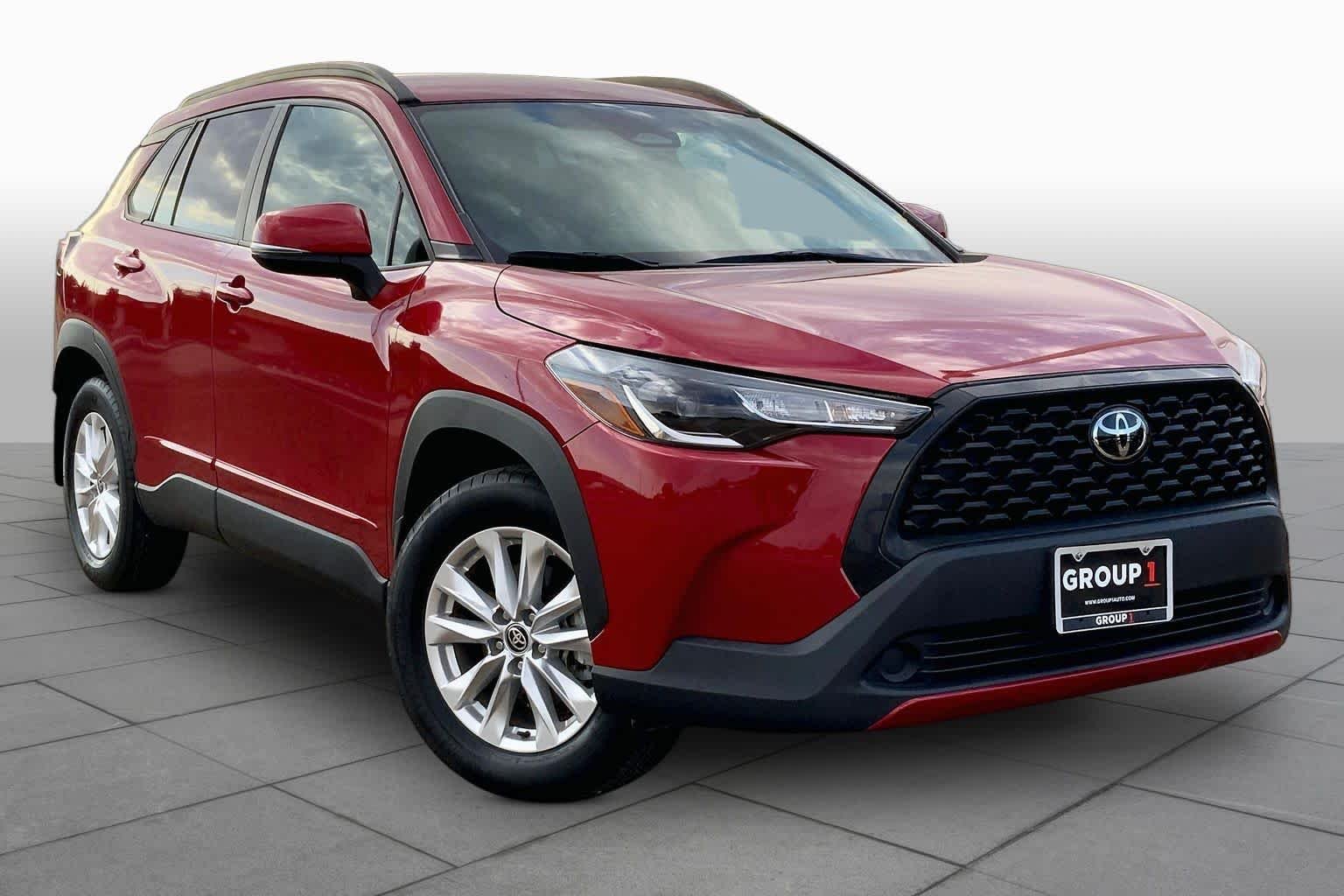 2024 Toyota Corolla Cross LE - Photo 3