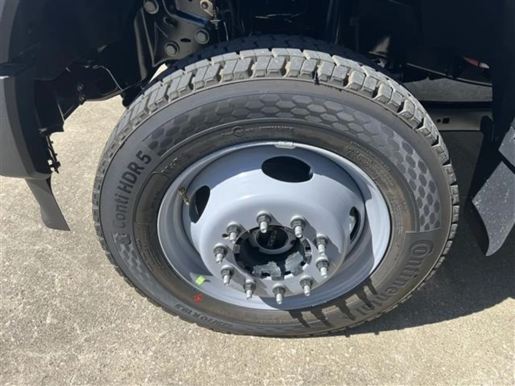 New 2025 Oxford White Ford F-550® XL image 6
