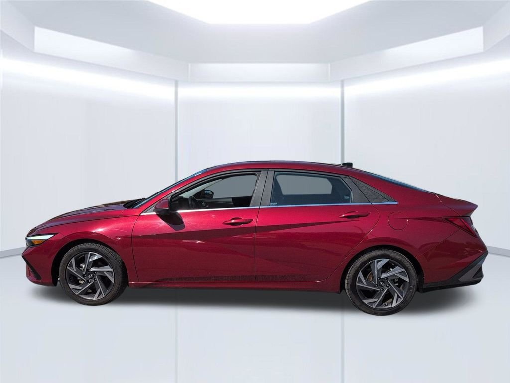 Used 2024 Red Hyundai Limited image 2