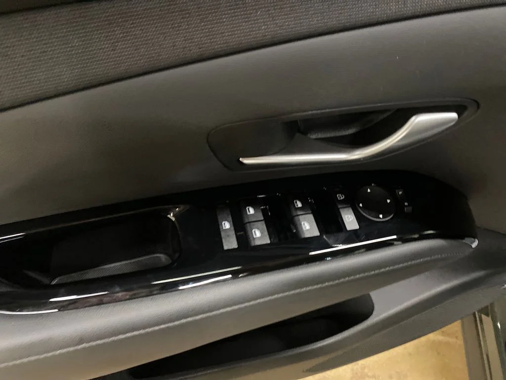 Used 2026 Green Hyundai Limited image 11