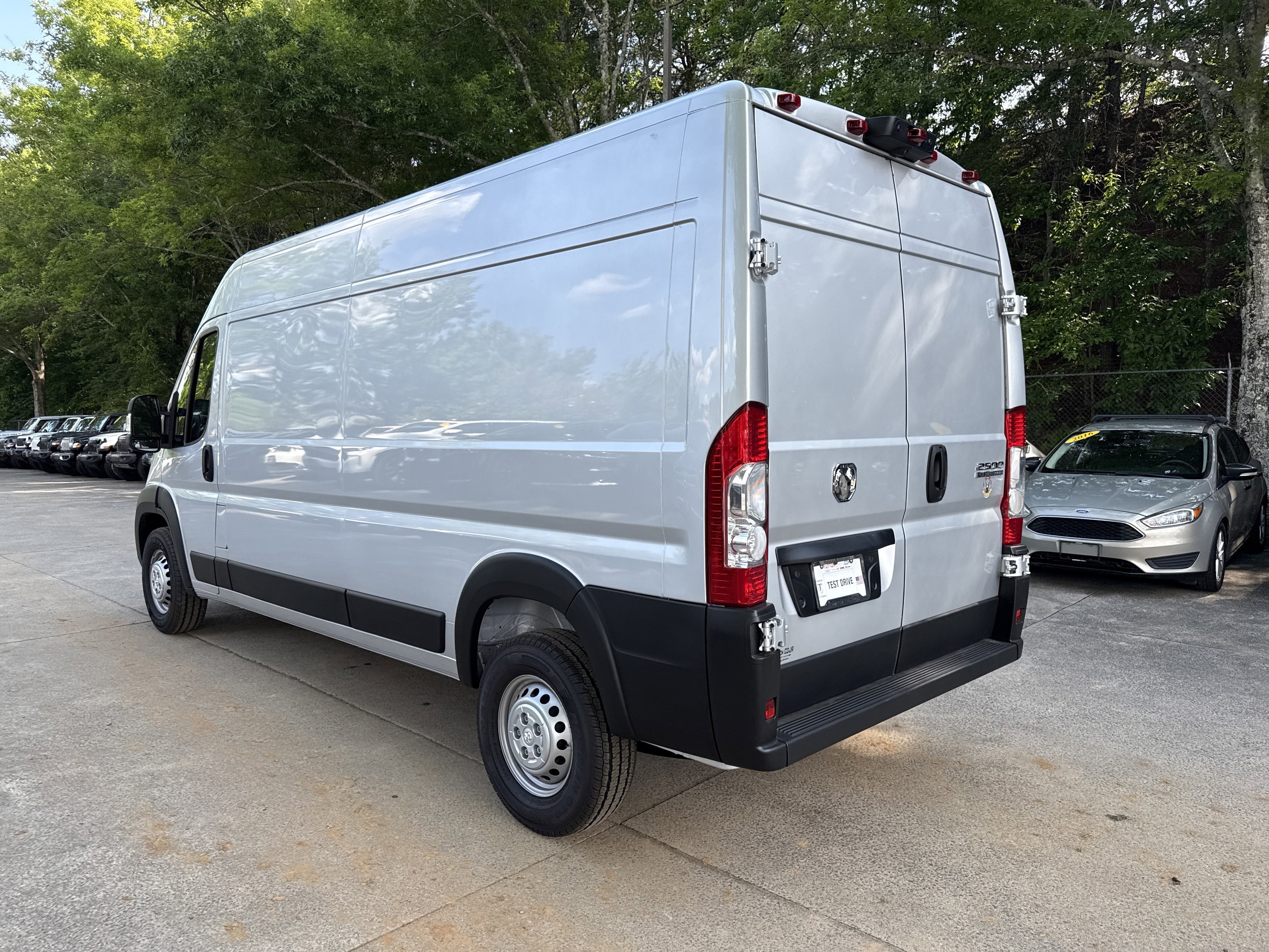 New 2026 Bright Silver Metallic Clear-Coat Exterior Paint RAM Tradesman image 5