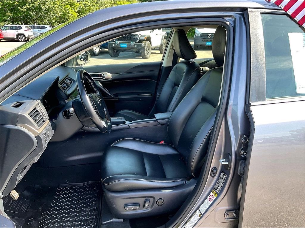 Used 2016 Gray Lexus 200h image 10